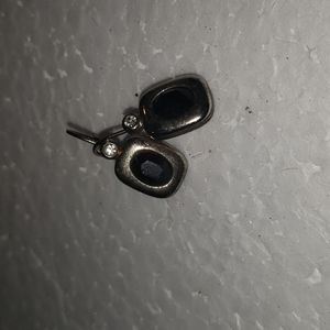 1x- Pair Center-Cut Gem inlaid Earrings